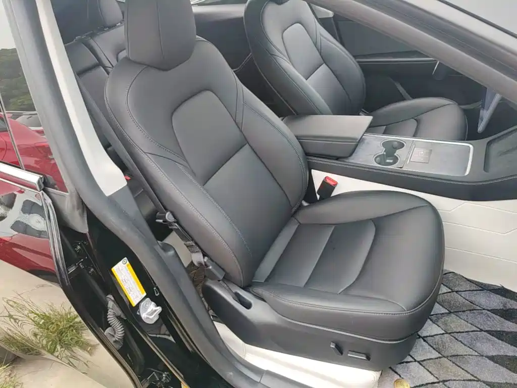 Photo 25 - Tesla Model Y