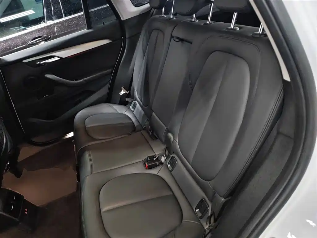 BMW X1 2019 sDrive20Li Leading Model фото 13