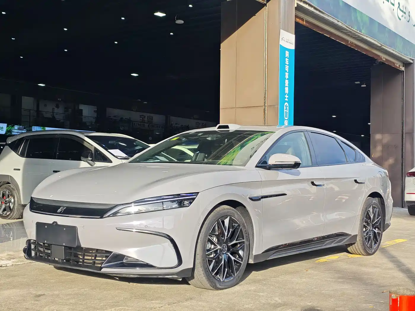 BYD Han 2025 DM-i Smart Driving Edition 125KM Honor