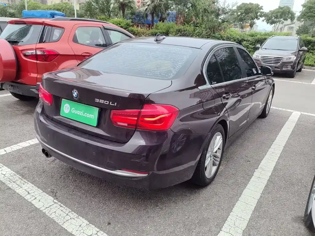 Photo 7 - BMW 3 Series
