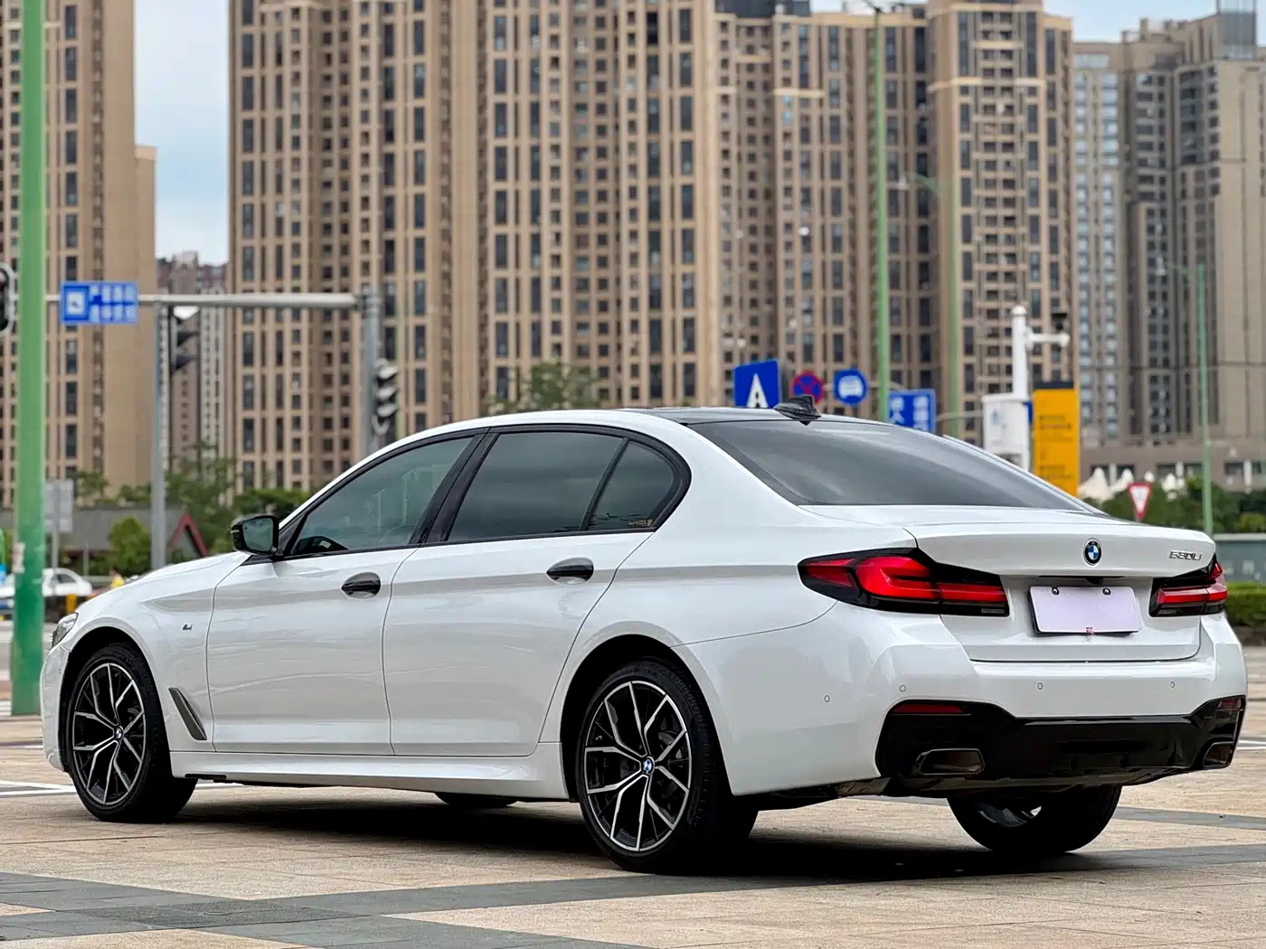 BMW 5 Series 2022 530Li Executive M Sport Package фото 11