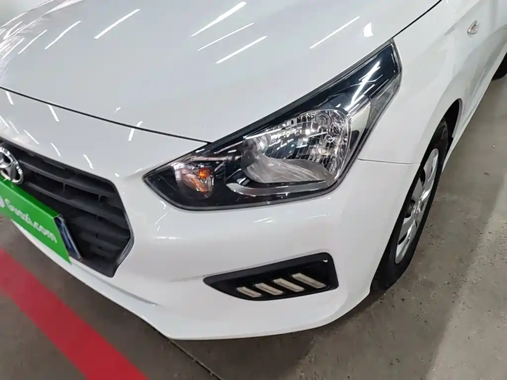 Фото 24 - Hyundai Verna