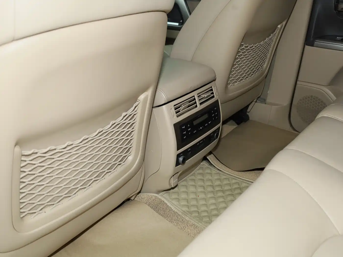 Toyota Land Cruiser 2013 2012 4.6L Automatic VX-R