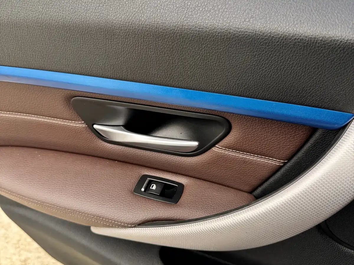 BMW 3 Series 2019 320i M Sport Package фото 6