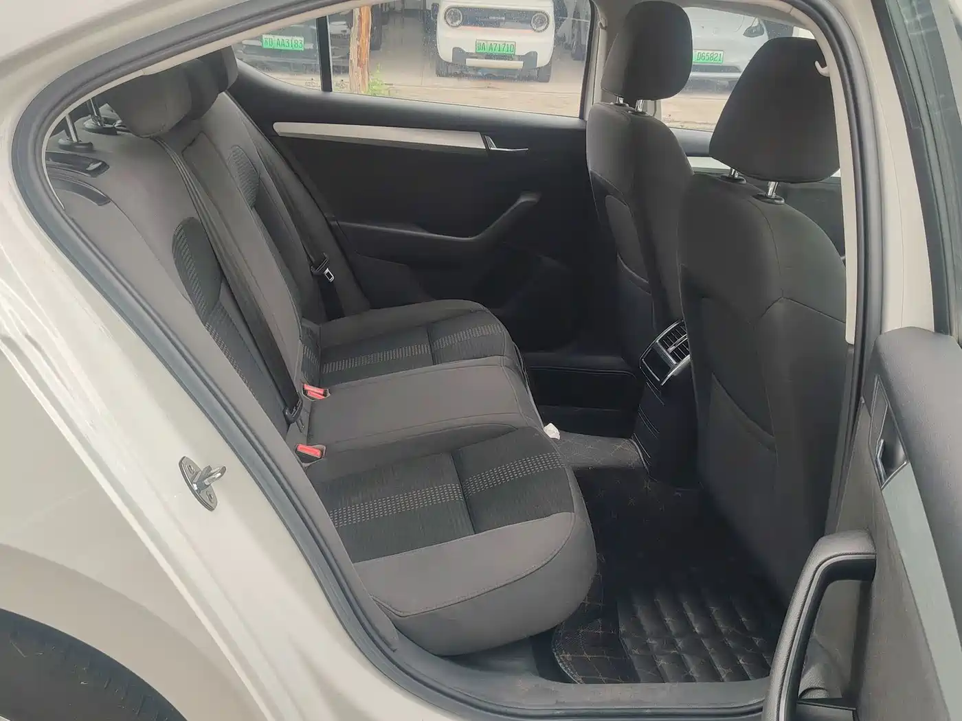 Škoda Superb 2016 TSI280 DSG Advance Edition фото 13