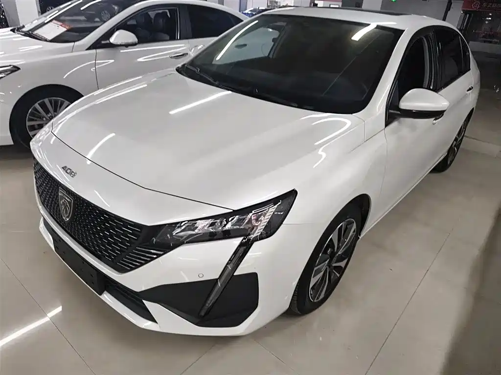 Peugeot 408 2022 1.6T Light Chaser Edition