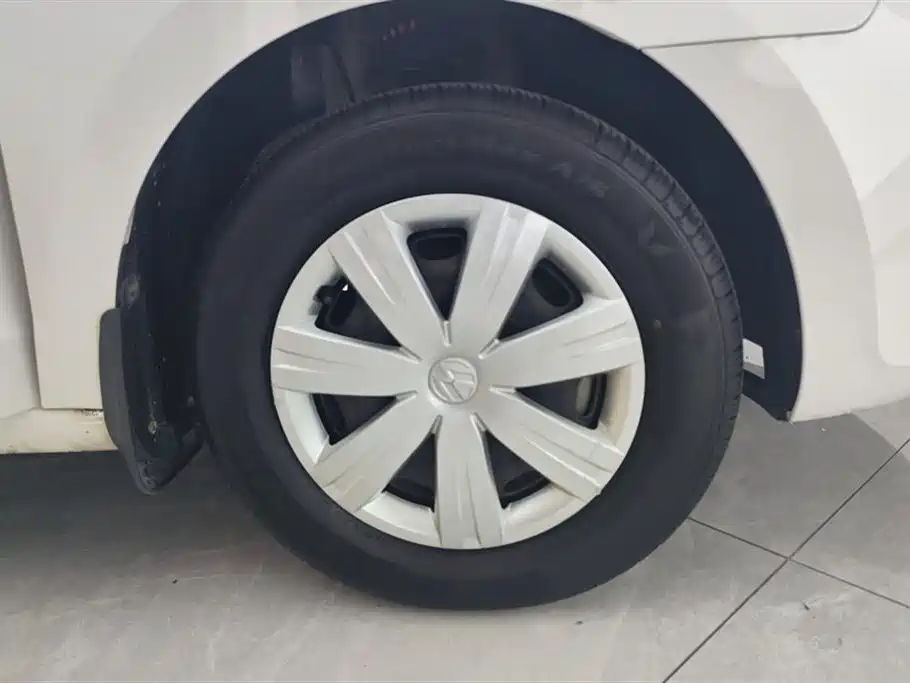 Volkswagen Jetta 2015 Value Edition 1.6L Manual Fashion фото 6