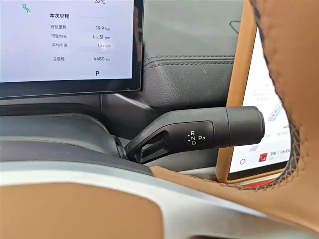 Geely Galaxy Galaxy A7 2025 EM-i 150km Long Voyage Edition фото 14
