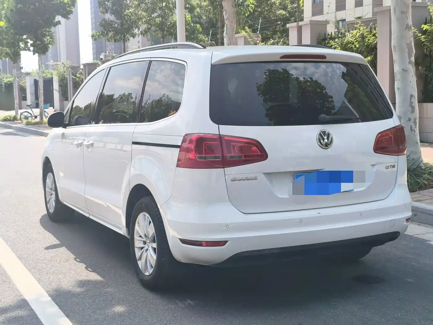 Photo 17 - Volkswagen Sharan