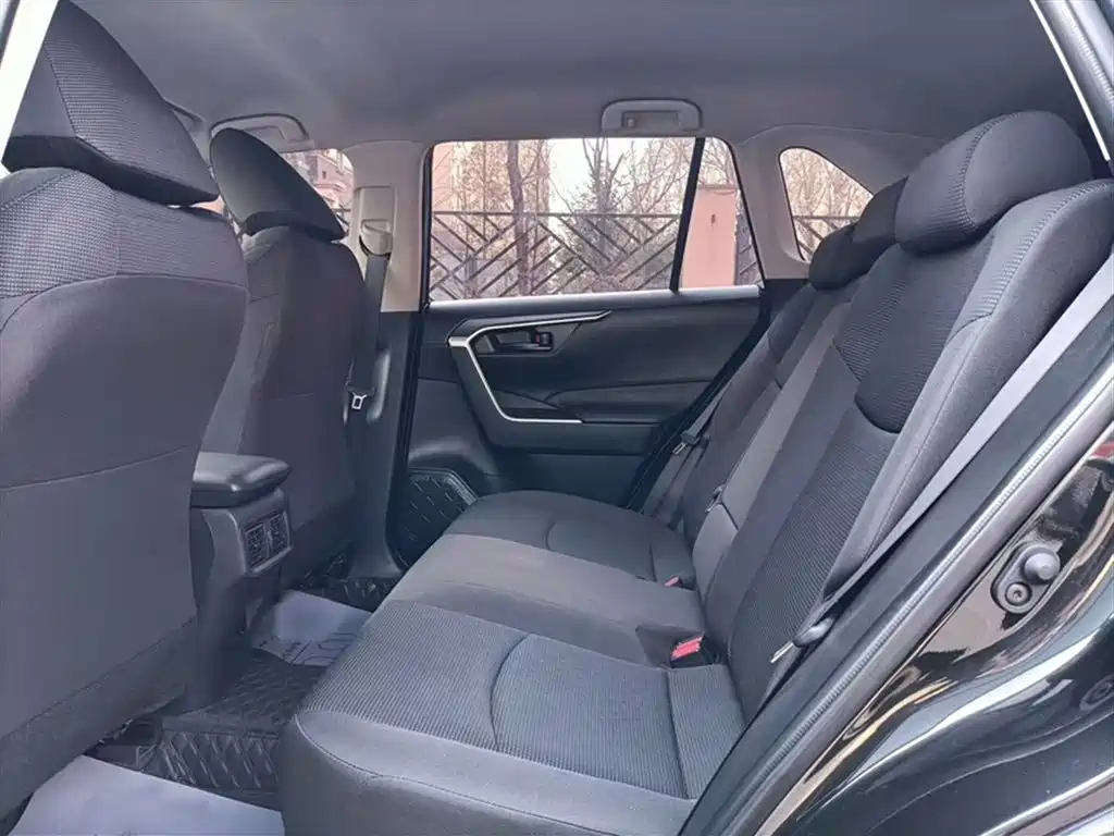 Toyota RAV4 Rongfang 2022 2.0L CVT 2WD Urban Edition фото 21