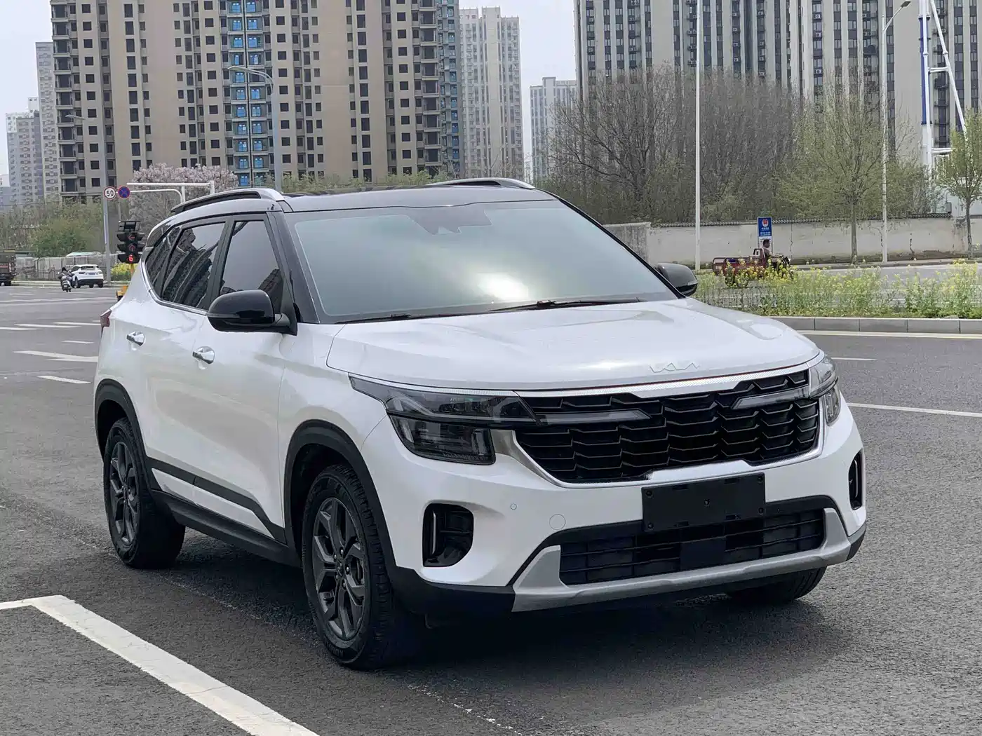 Kia Seltos 2023 1.5L CVT Luxury Edition фото 3
