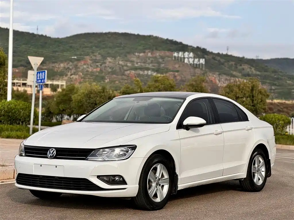 Volkswagen Lamando 2018 230TSI Manual Trend Edition