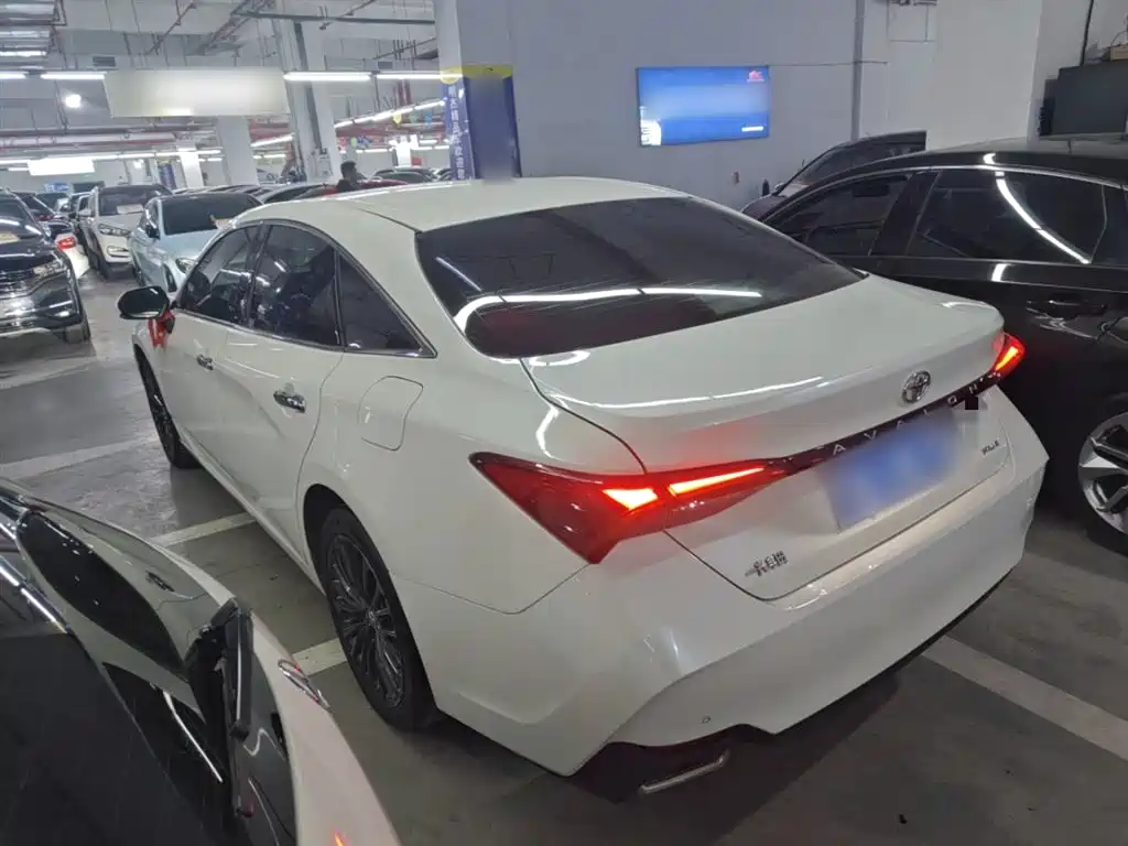 Toyota Avalon 2019 2.0L XLE Premium Edition (China VI) фото 4