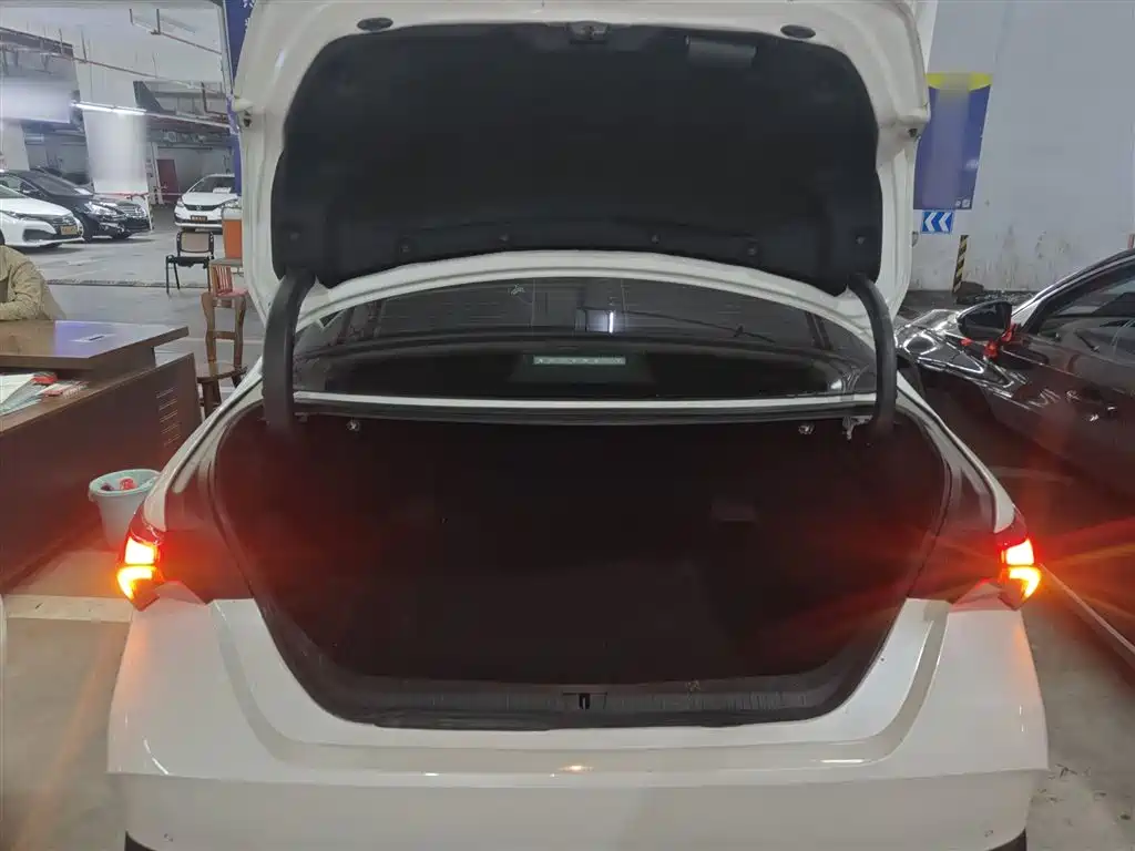 Toyota Avalon 2019 2.0L XLE Premium Edition (China VI) фото 18