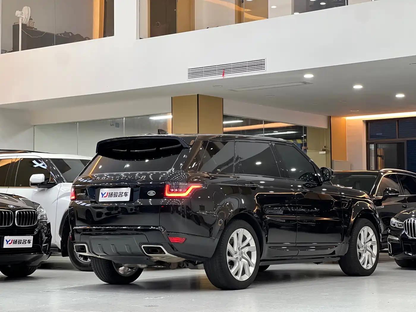 Land Rover Range Rover Sport 2020 3.0 L6 HSE DYNAMIC фото 3