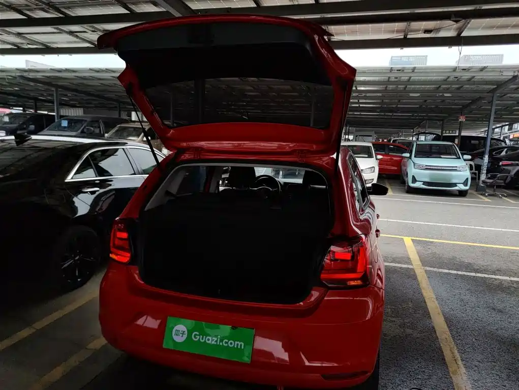 Volkswagen Polo 2016 1.6L Automatic Comfort фото 15