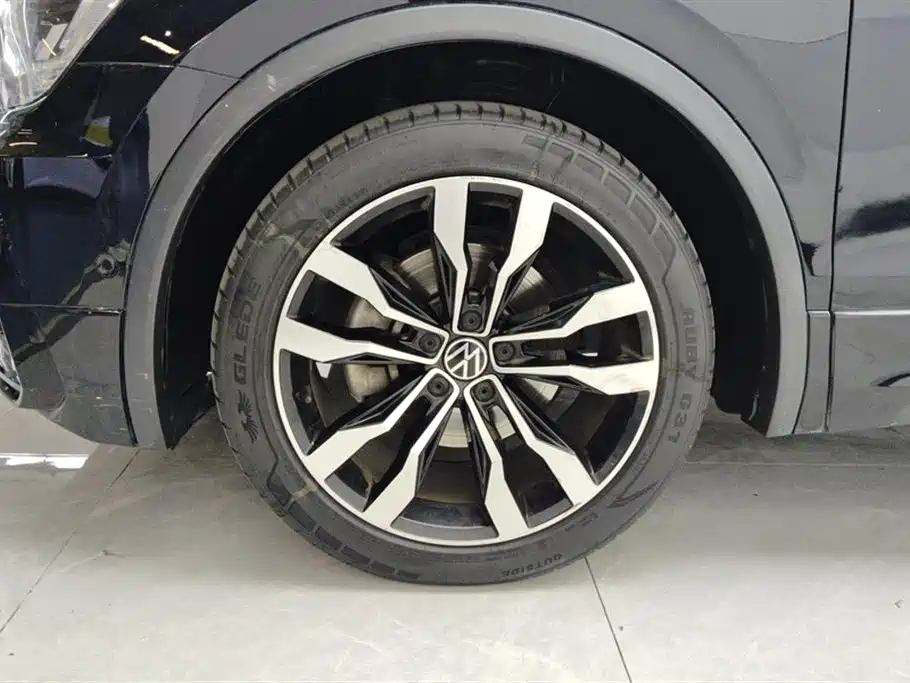 Volkswagen Tiguan L 2021 330TSI Automatic 2WD R-Line Premium фото 6