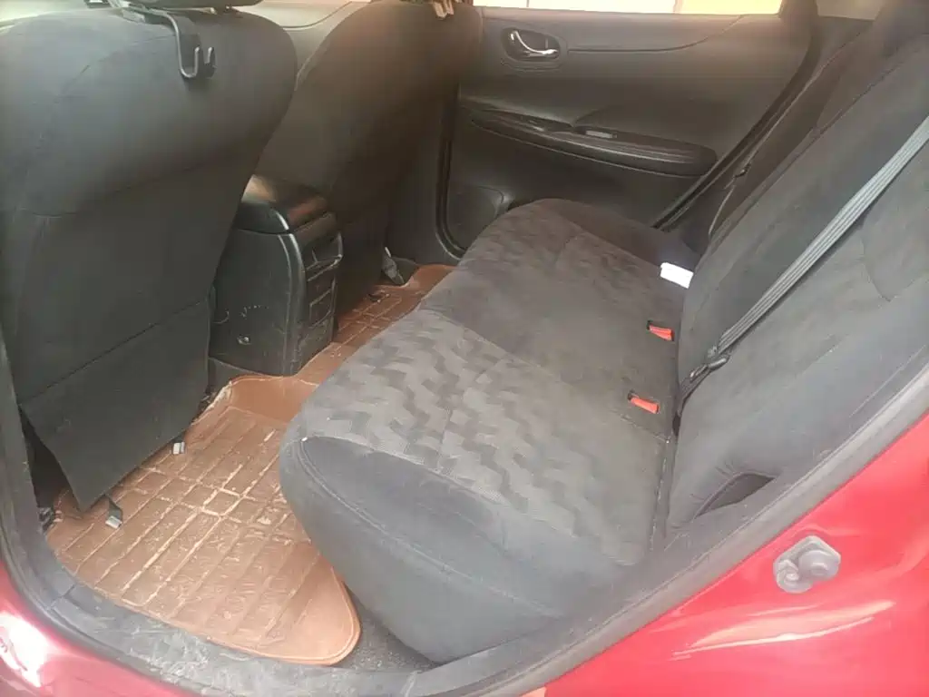 Photo 17 - Nissan Tiida