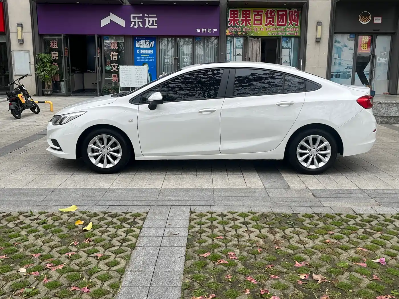 Chevrolet Cruze 2018 320 Automatic Pioneer Sunroof Edition фото 4