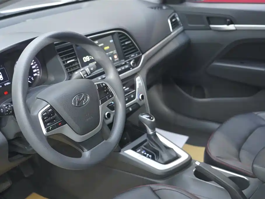 Hyundai Elantra 2016 Model 1.6L Automatic Smart Elite фото 13