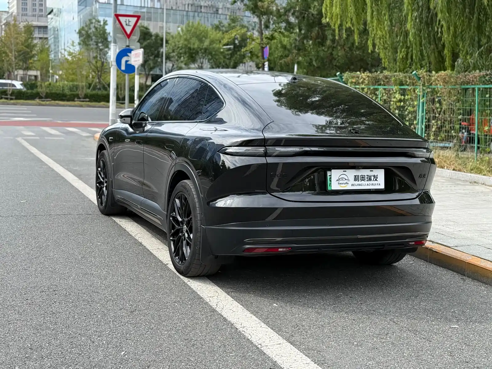 Фото 6 - NIO EC6