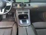 Photo 14 - Mercedes-Benz E-Class