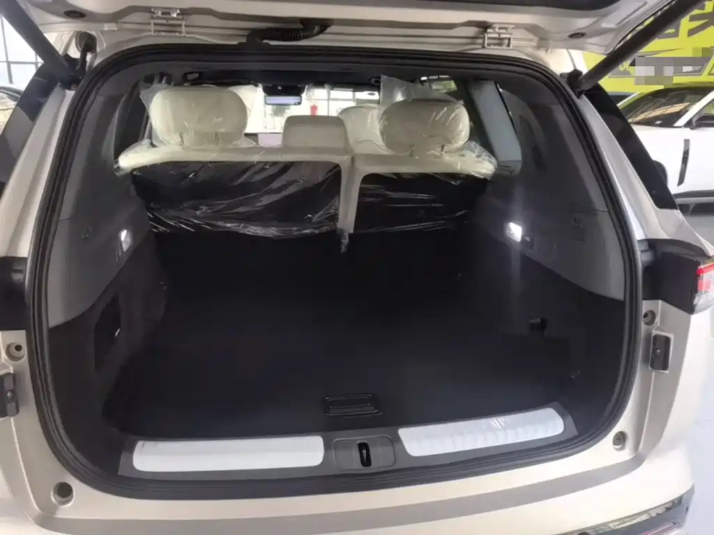 Dongfeng Yipai eπ008 2026 2025 210Ultra Range Extender 5-Seater