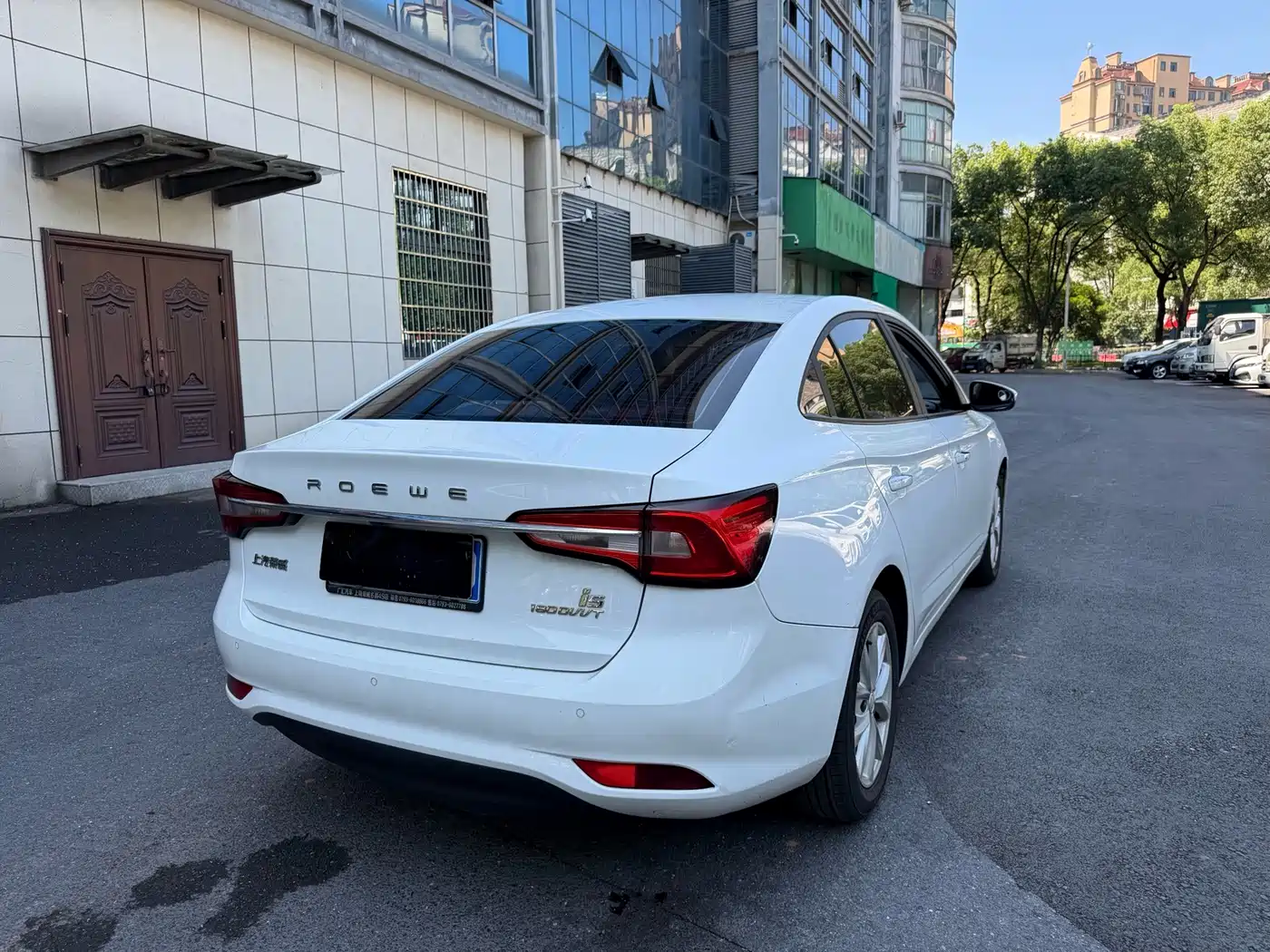 Фото 4 - Roewe i5
