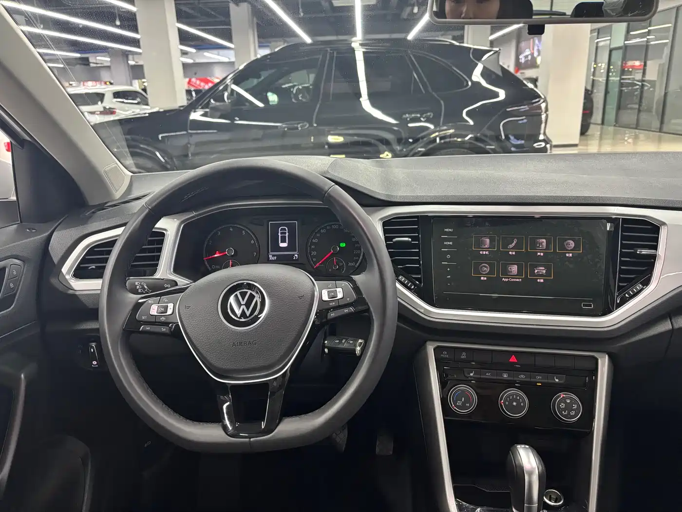 Volkswagen T-ROC 2021 Facelift 280TSI DSG 2WD Elite Smart Connect Edition фото 15