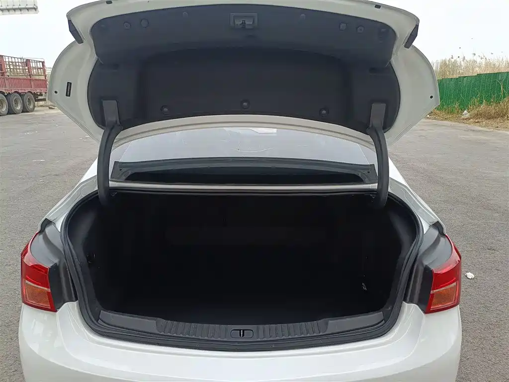Buick Verano 2015 Sedan 20T Dual-clutch Elite фото 19