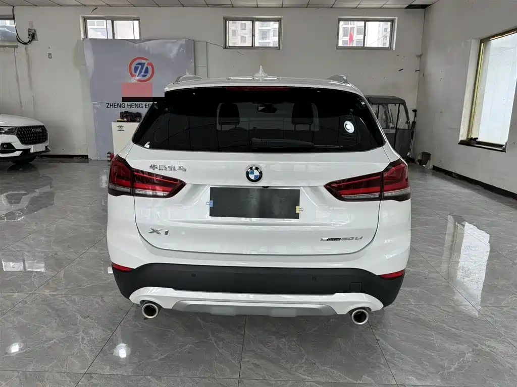 BMW X1 2022 sDrive20Li Fashion фото 5