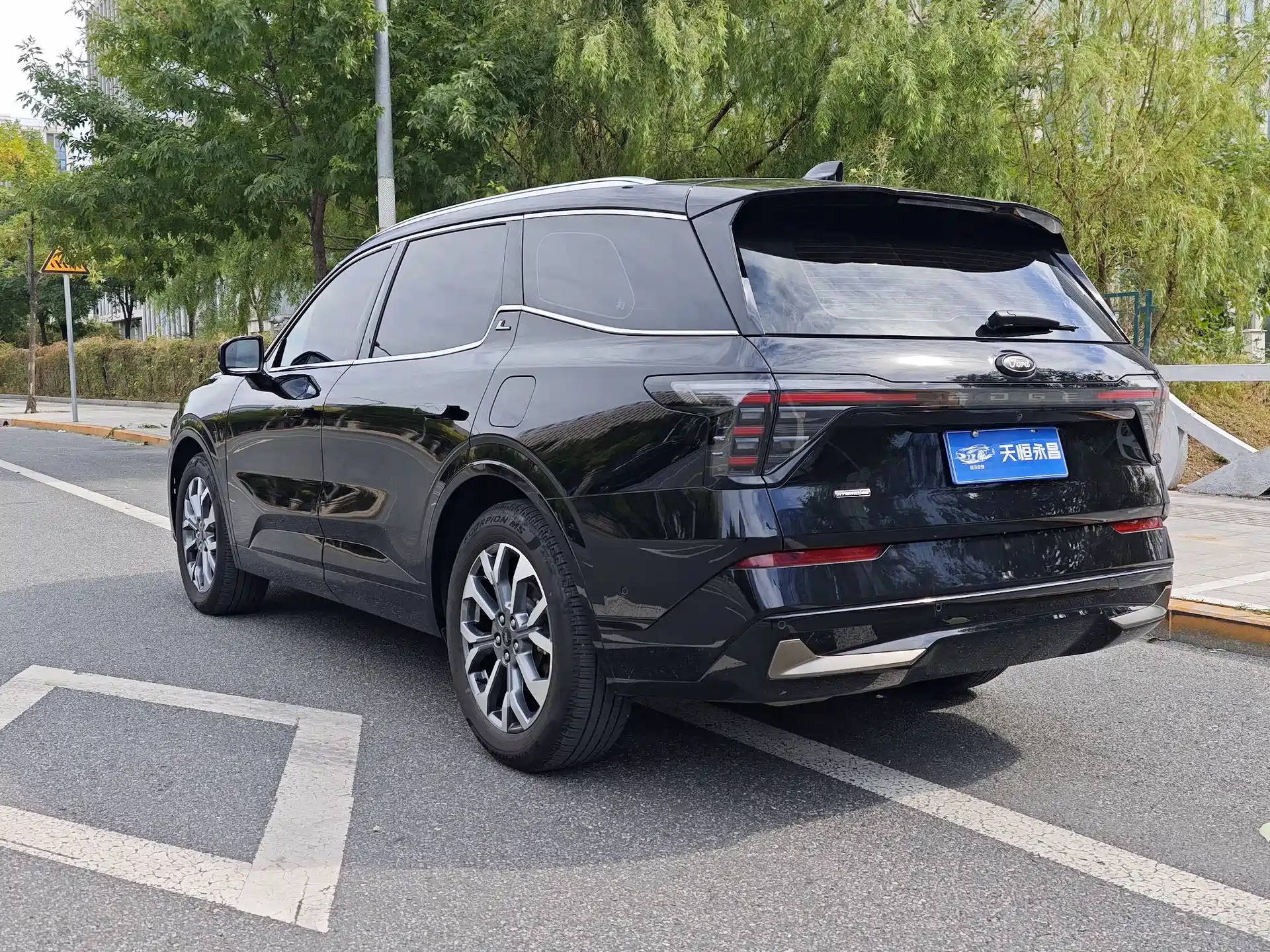 Фото 7 - Ford Edge