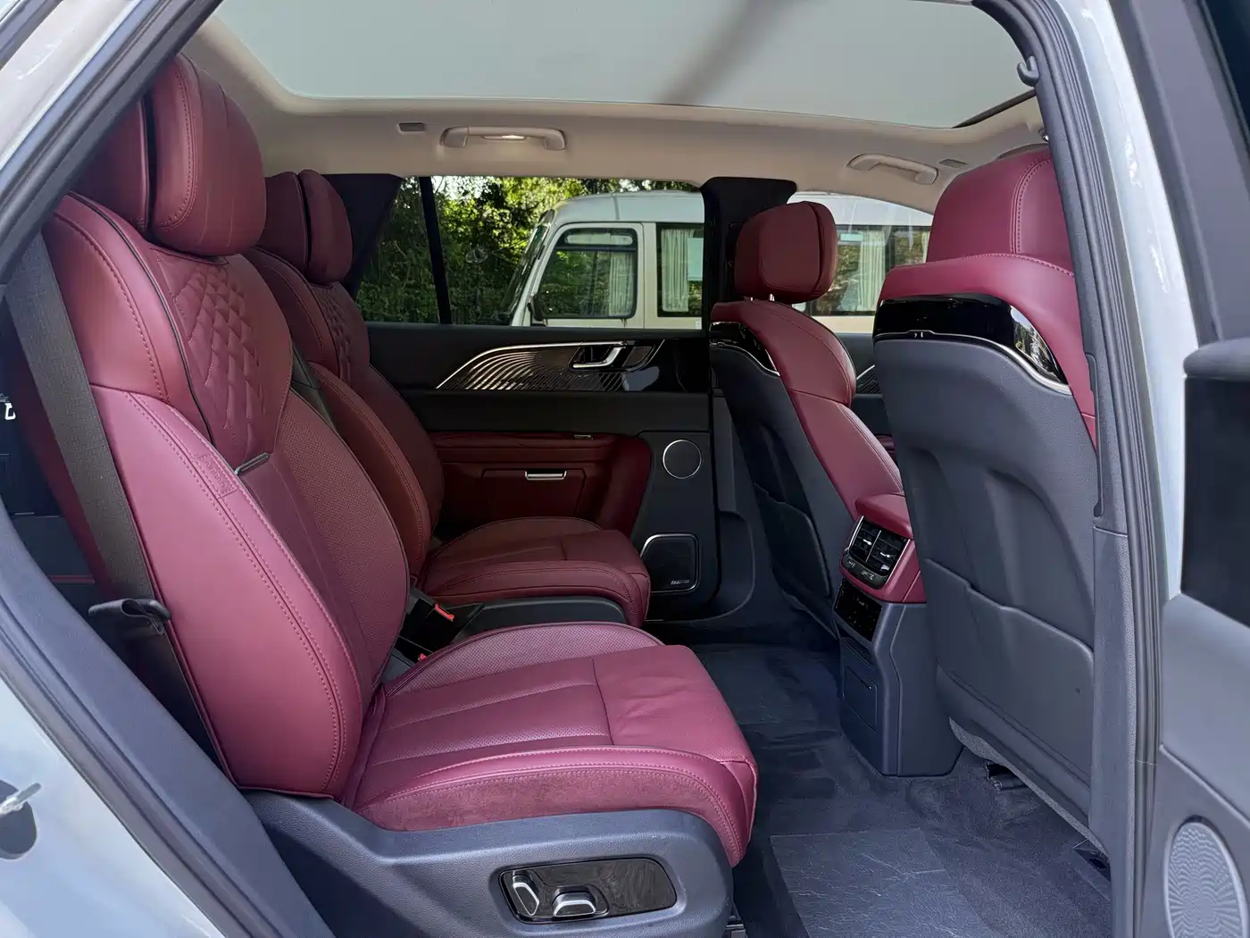 Hongqi E-HS9 2023 2022 660km Qi Chang Edition (6-seater)