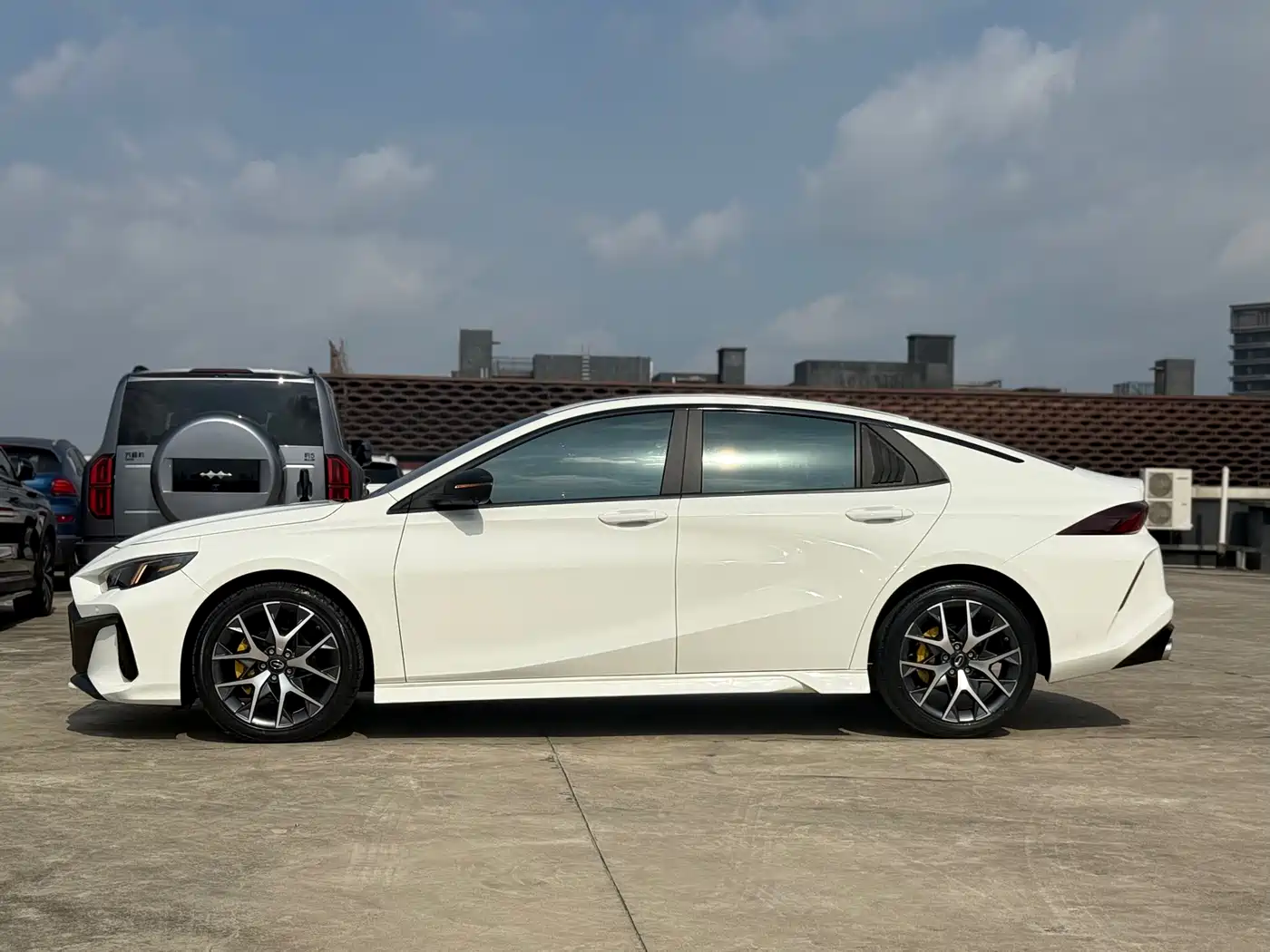 GAC Trumpchi Trumpchi Emkoo 2021 270T DCT J16 Edition фото 17