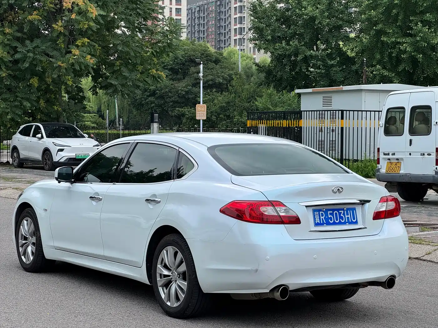 Infiniti Q70 2015 2015 Q70L 2.5L Enjoyment Edition