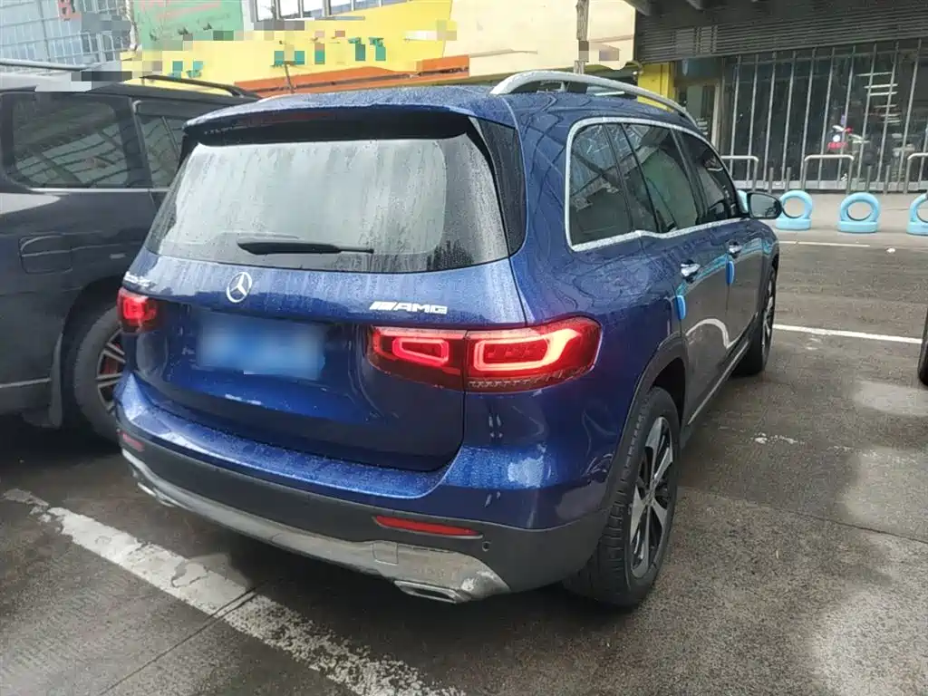 MERCEDES-BENZ GLB