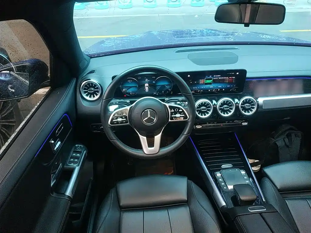 MERCEDES-BENZ GLB
