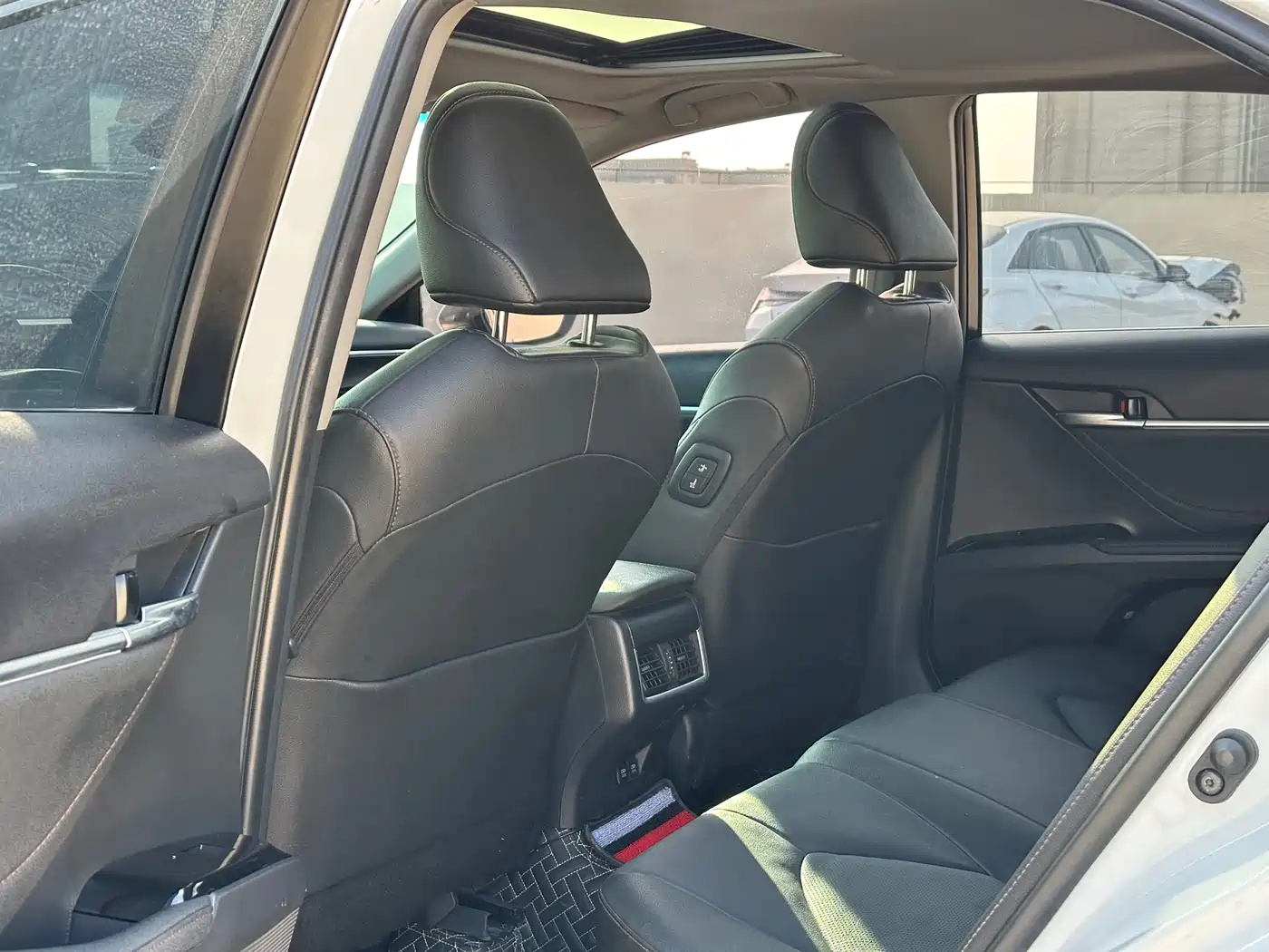 Toyota Camry 2023 2.0G Luxury Edition фото 5