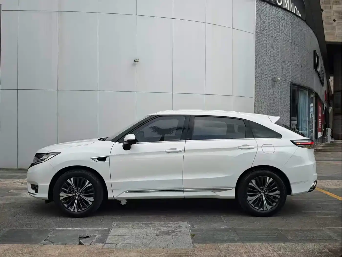 Honda UR-V 2022 2020 370TURBO 2WD Premium Elegance Edition