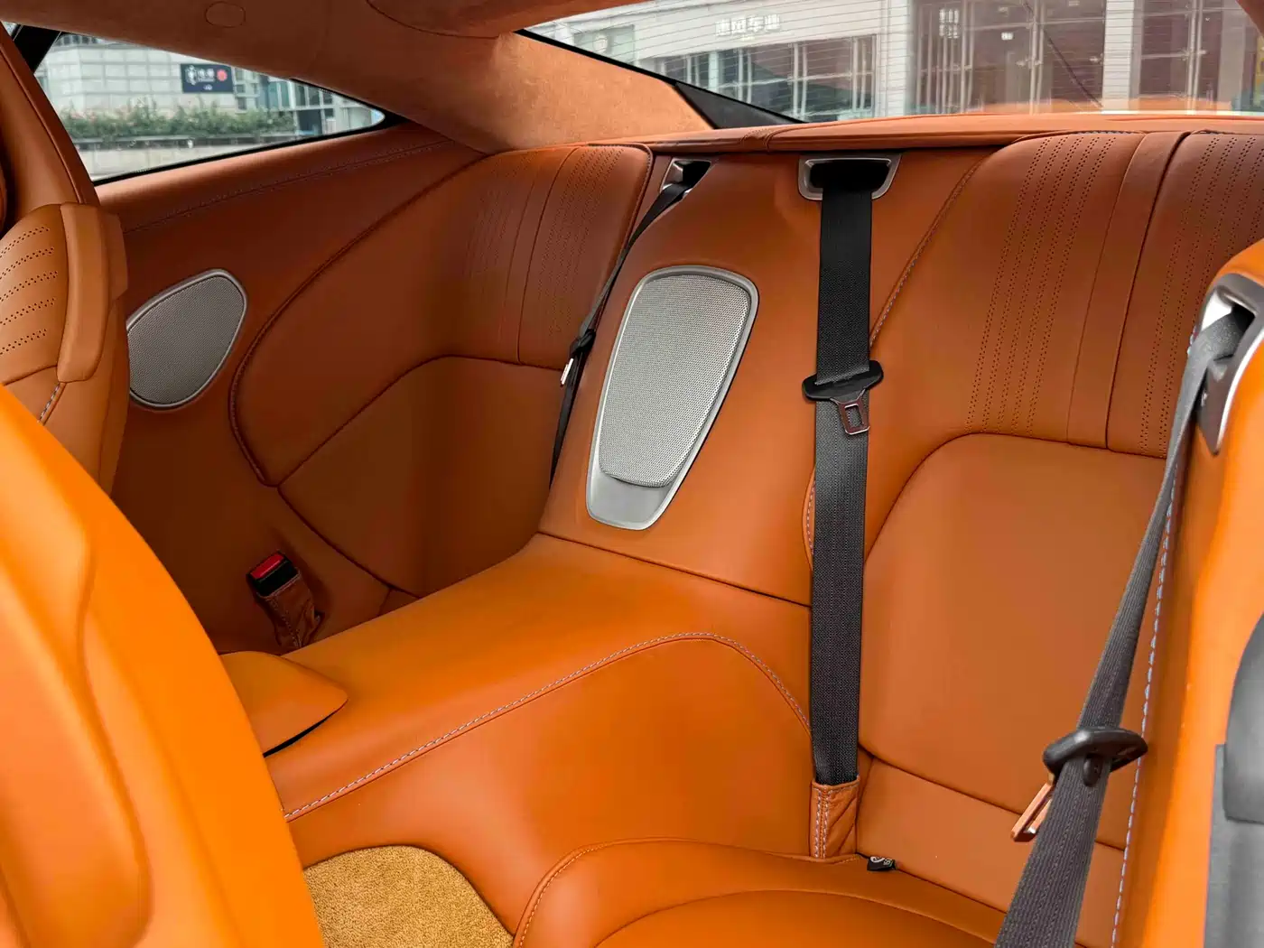 Aston Martin DB11 2019 Model 4.0T V8 Coupe фото 10