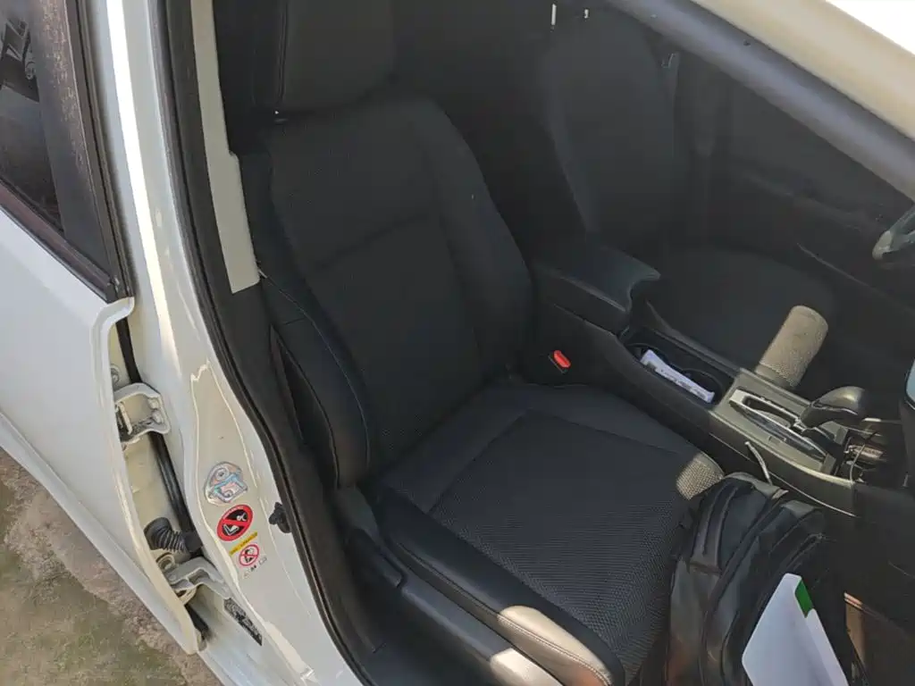 Honda Jade 2016 2016 1.8L Automatic Comfort Elite Version 5-seater