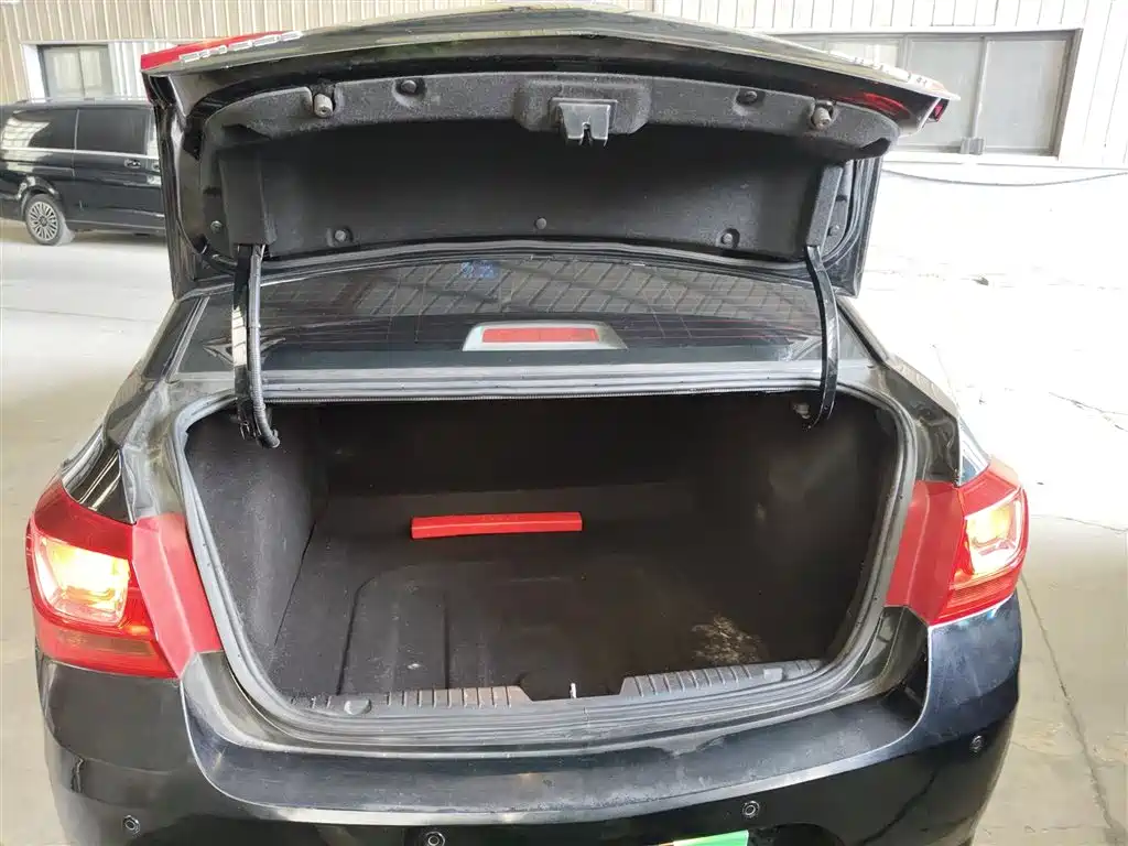Chevrolet Cruze 2015 1.5L Classic SL MT фото 15