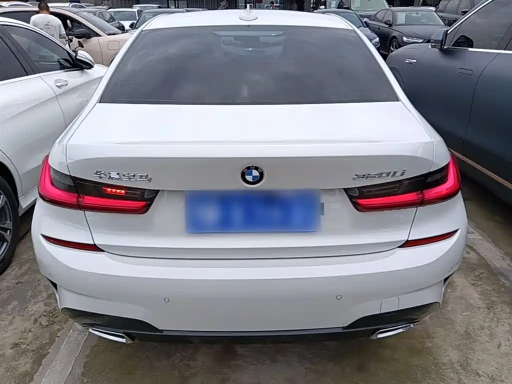 BMW 3-SERIES