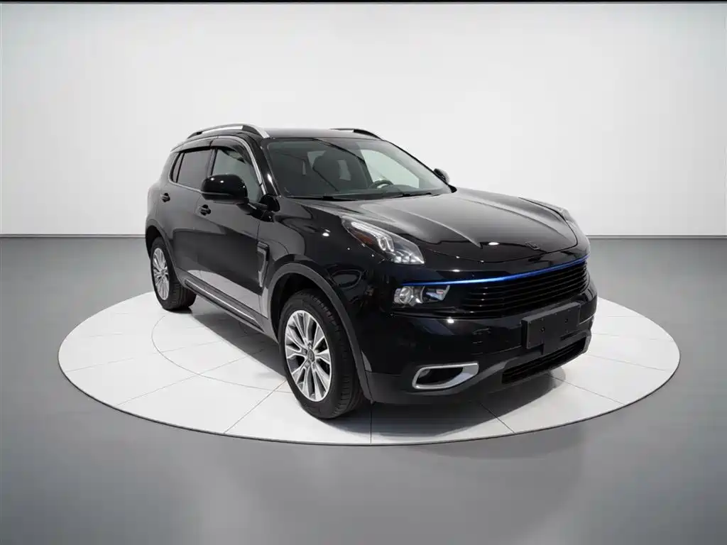 Lynk & Co 01 2017 2.0T 2WD фото 4