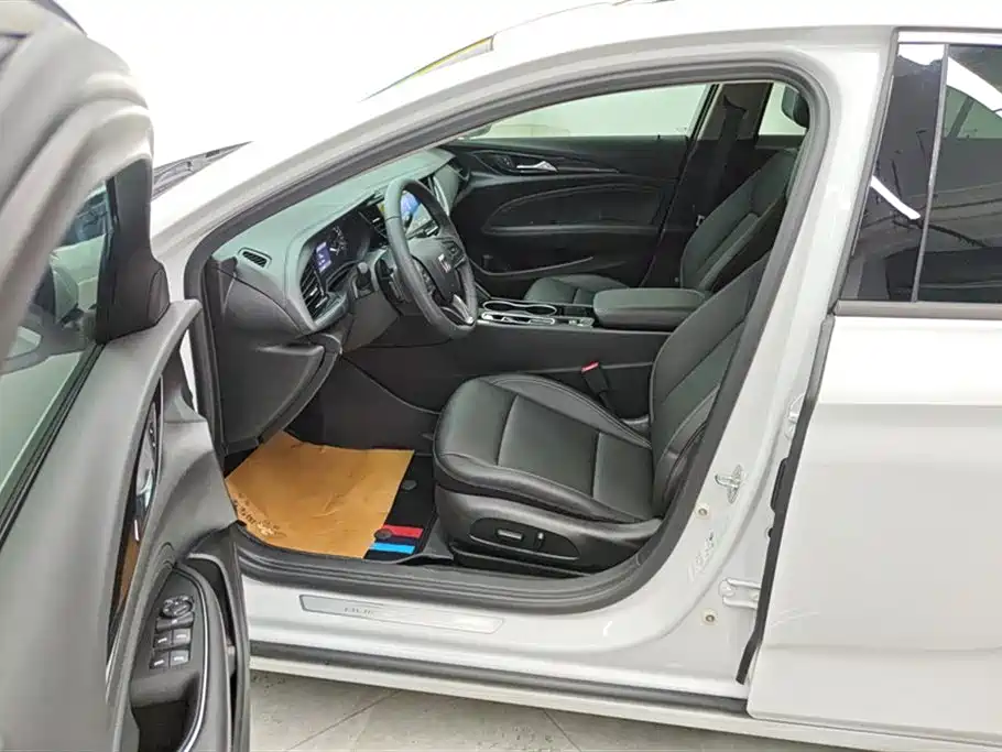 Buick Regal 2024 25T Ultra Comfort Edition фото 9