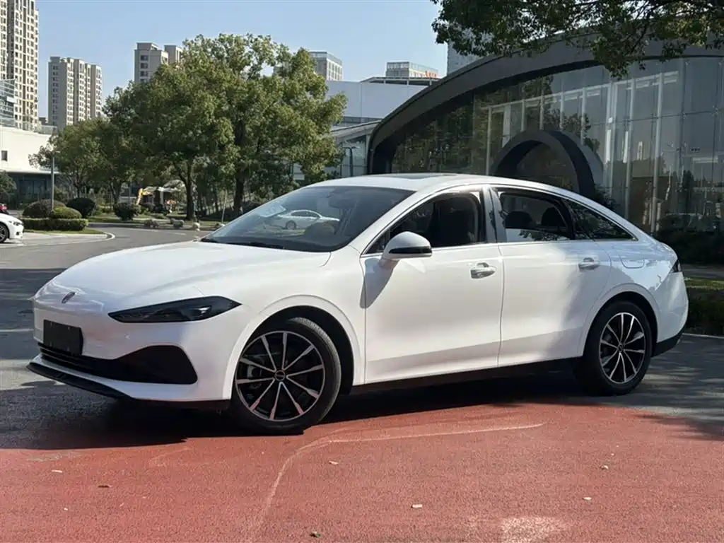 Roewe D7 2025 Model DMH 125km World Champion Flagship Edition