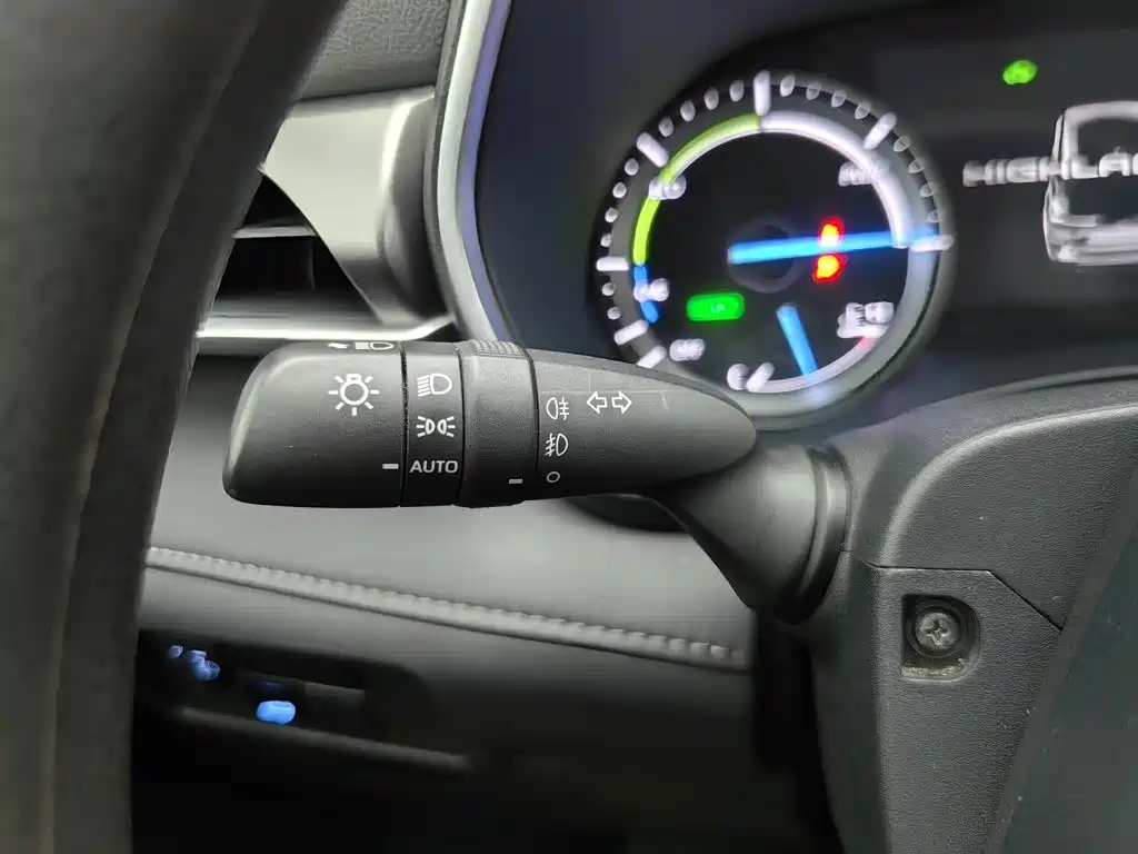 Фото 21 - Toyota Highlander