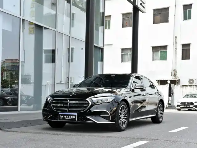 Mercedes-Benz E-Class 2026 E 260 L Classic Edition — фото 1