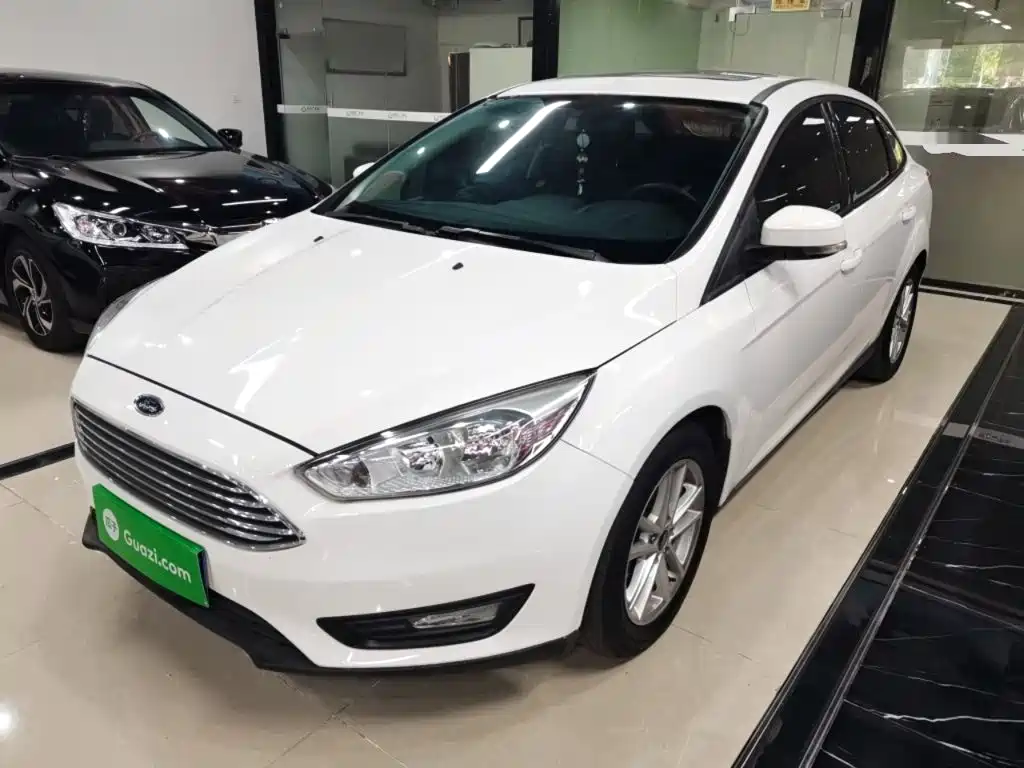 Фото 2 - Ford Focus