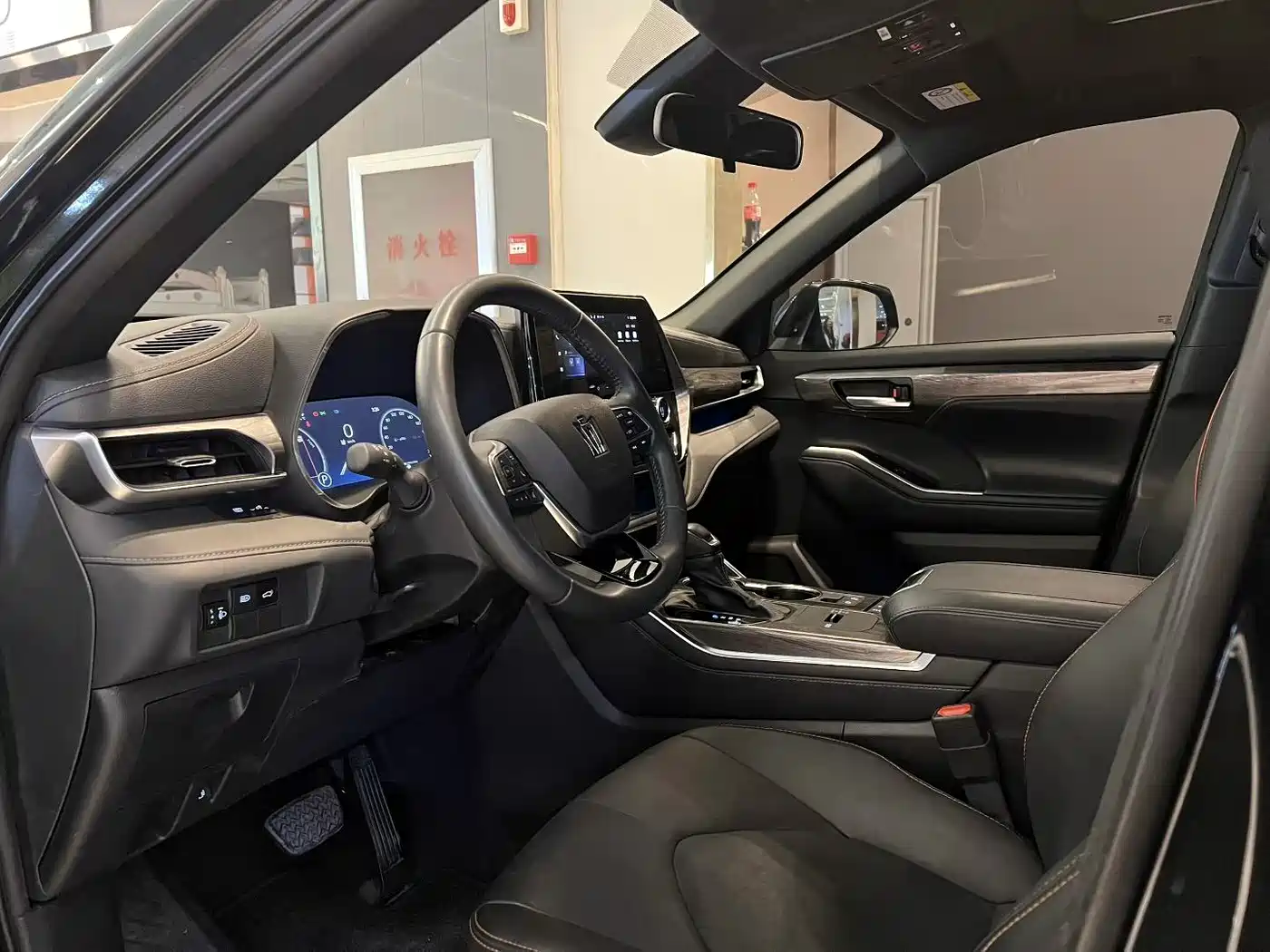 Toyota Crown Kluger 2024 2.5L HEV 4WD Luxury Edition фото 4